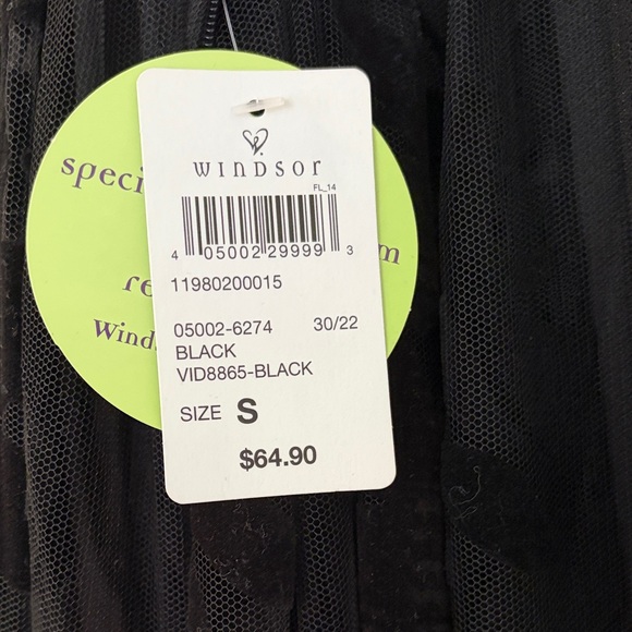 Elegant Black Maxi Dress with High Slit - Picture 4 of 4